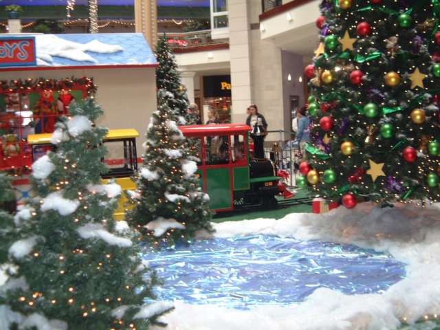 2004-12-01 Vale Kyla Mall 03.jpg